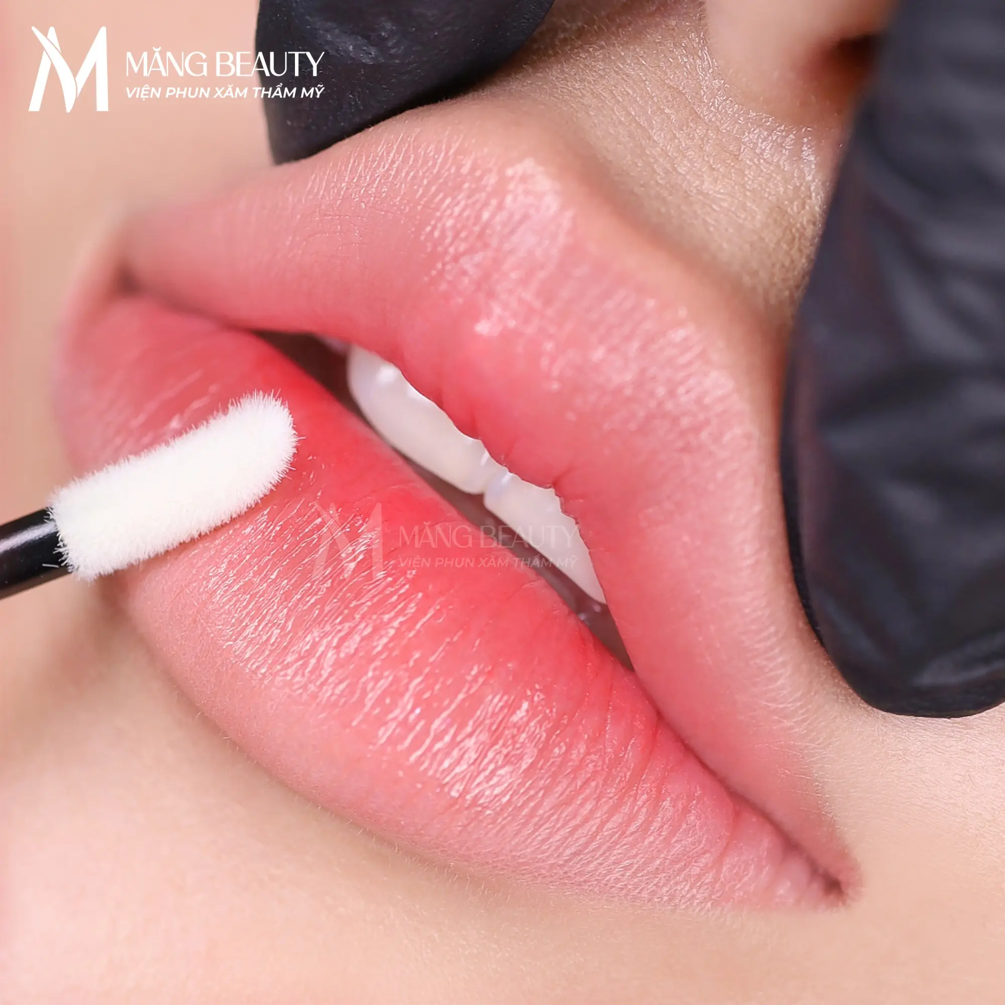 Hiện tượng môi sau phun khi bong bị nhạt màu có bình thường không?