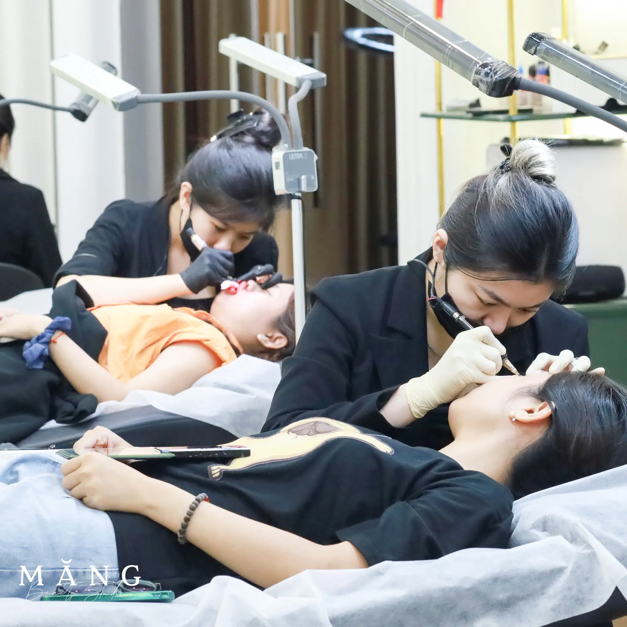 Quy trình phun mí chuẩn Y khoa tại Măng Beauty