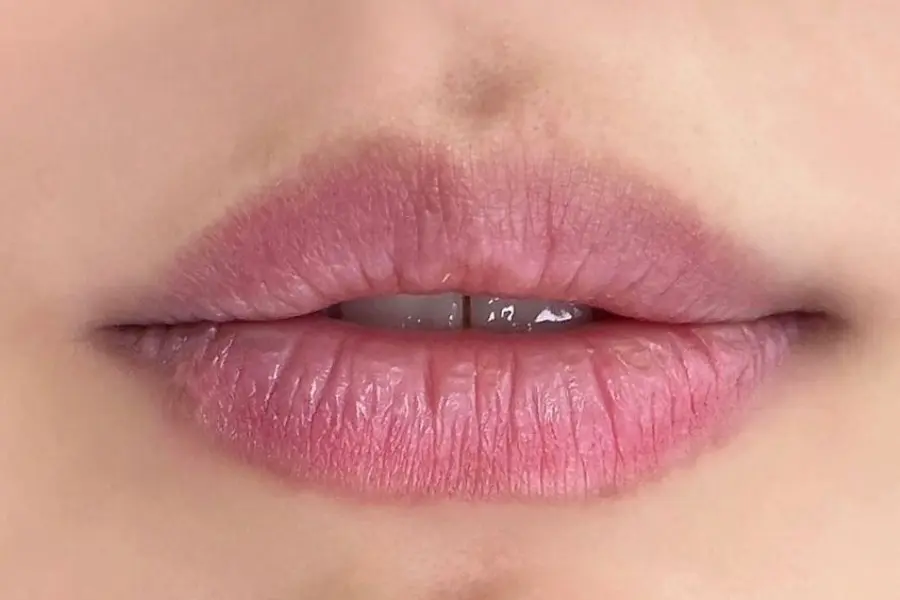 Những trường hợp cần hút dung dịch môi trước khi phun môi