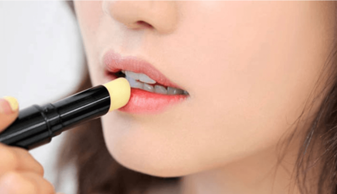 Chăm sóc môi đúng cách sẽ giúp môi phục hồi tốt hơn