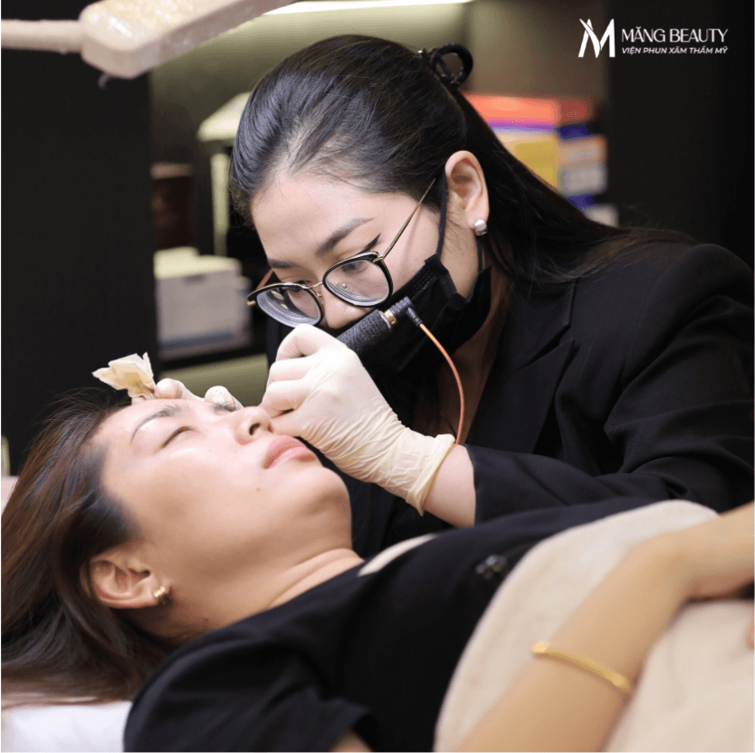 Quy trình dặm lại chân mày lần 2 chuẩn Y khoa tại Măng Beauty
